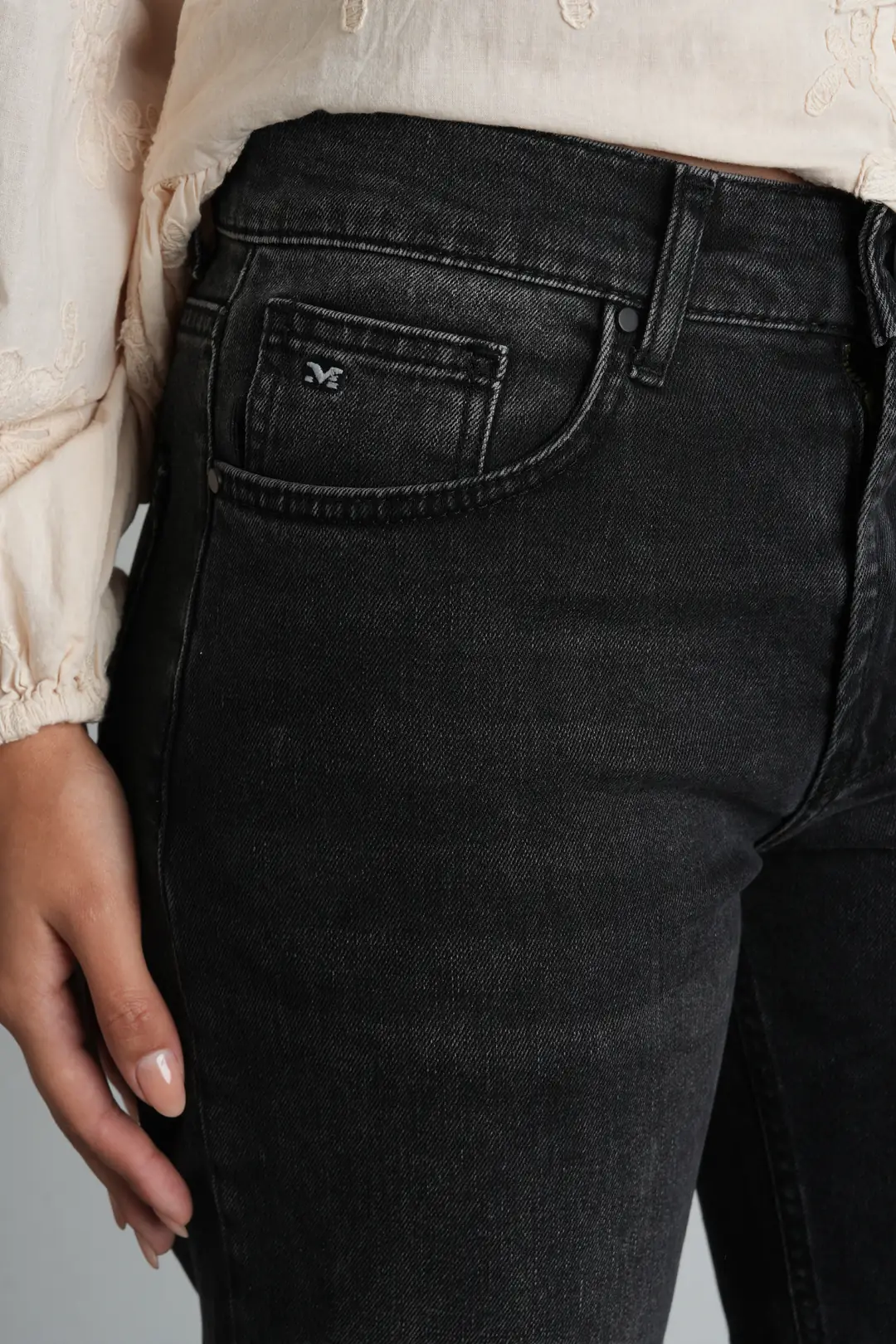 Siyah Straight Fit Normal Bel Likralı Kadın Jean Pantolon