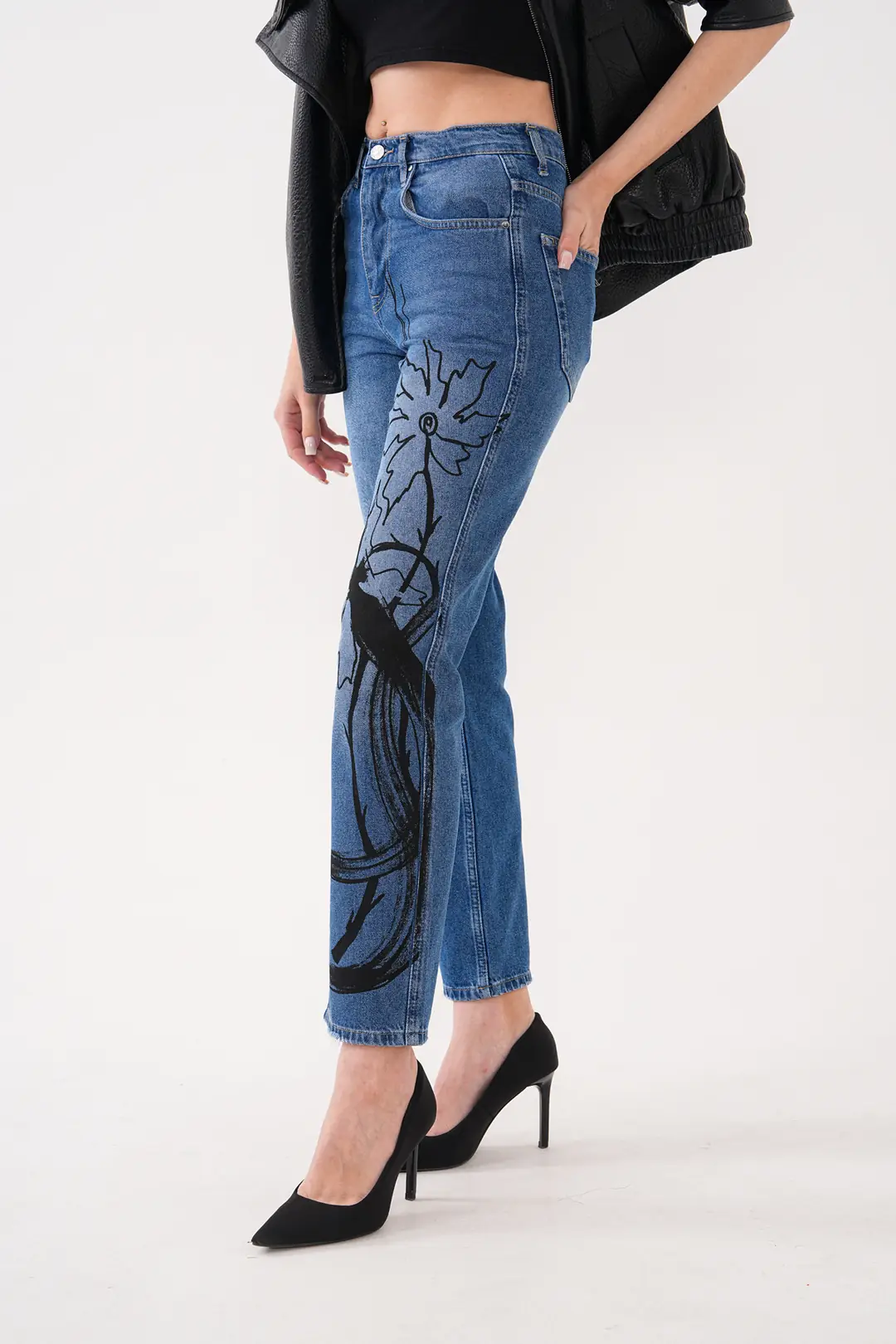 Ürün görseli: 6041 Kadın Straight Fit Orta Bel Düz Paça Desenli Jean Pantolon