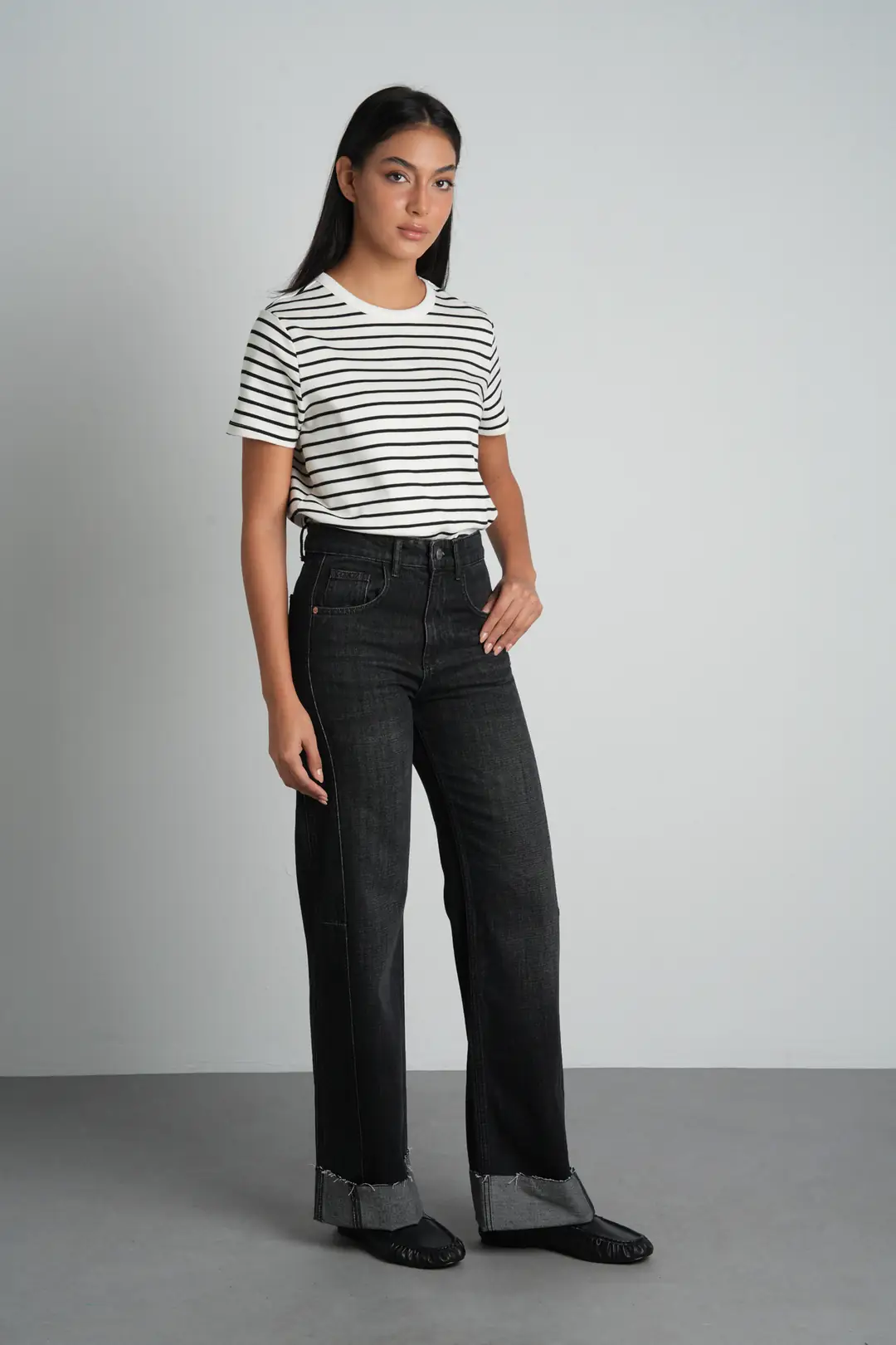 Siyah Straight Fit Normal Bel Katlı Paça Pamuklu Kadın Jean Pantolon