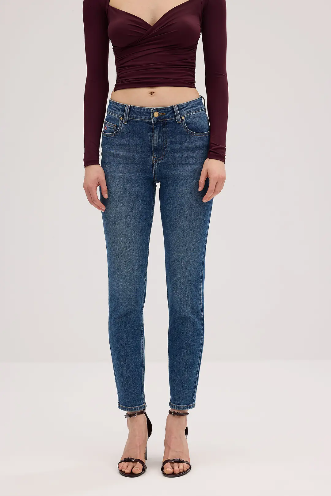 6003 - Kadın Slim Mom Fit Normal Bel Bilek Boy Jean Pantolon
