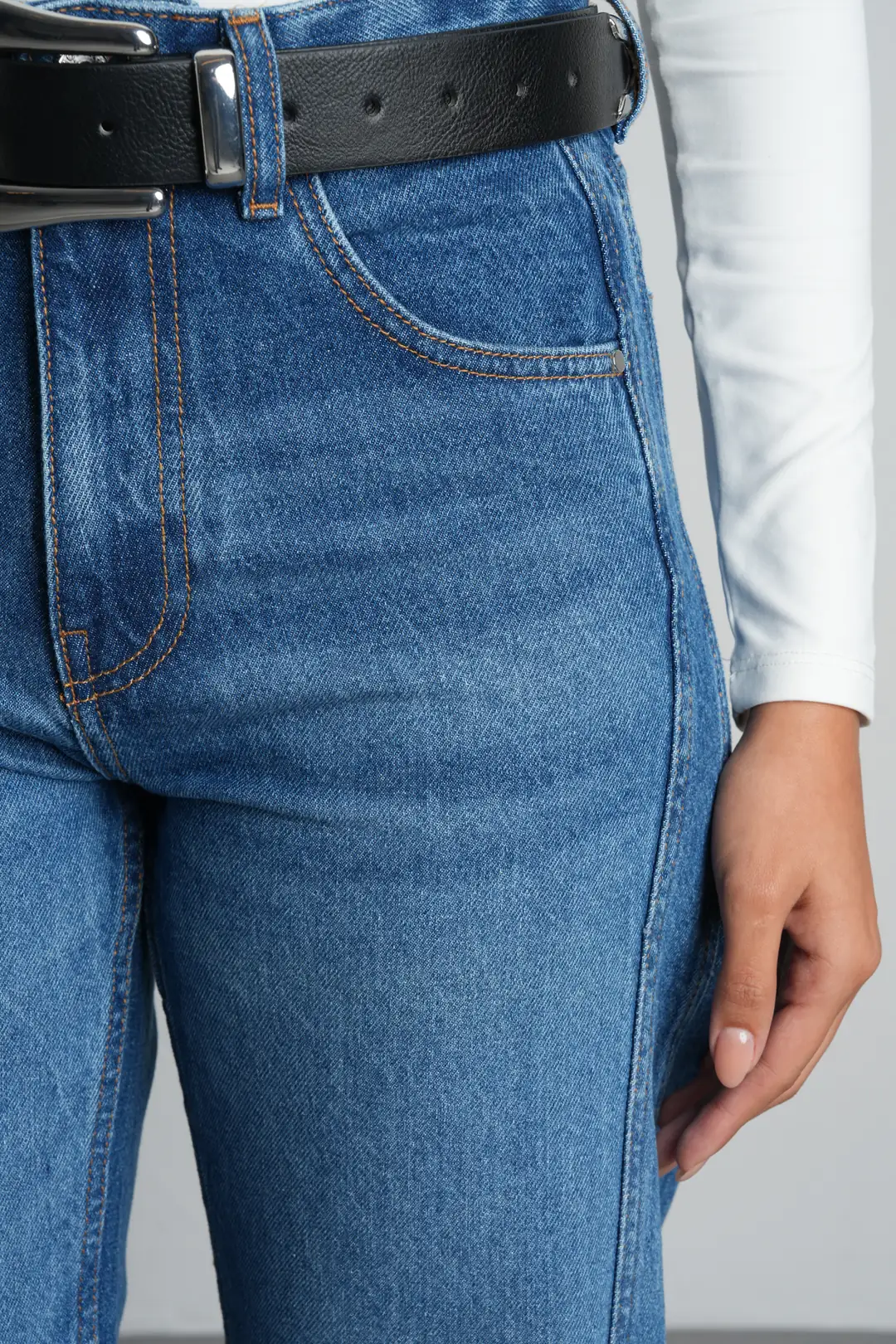 Açık Mavi Straight Fit Normal Bel Katlı Paça Pamuklu Kadın Jean Pantolon