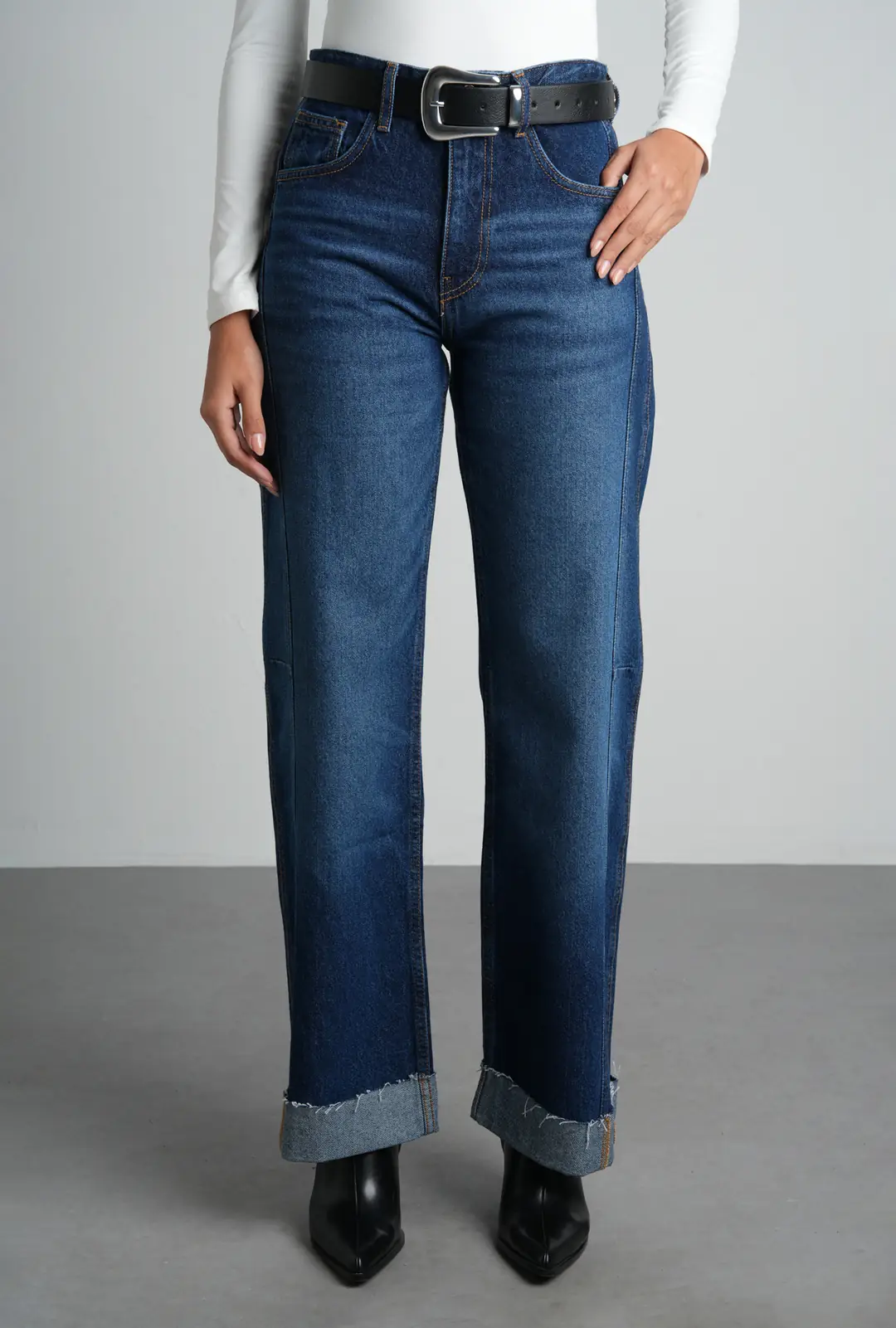Mavi Straight Fit Normal Bel Katlı Paça Pamuklu Kadın Jean Pantolon