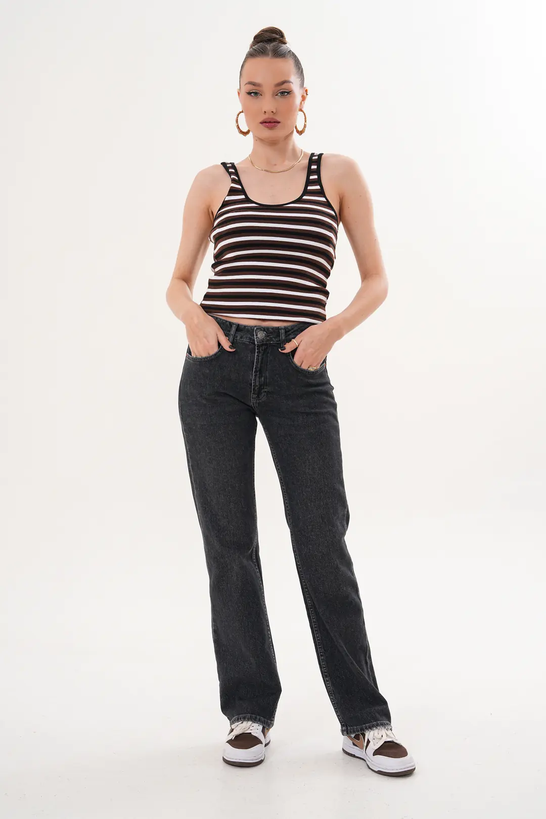 Ürün görseli: 6030 - Kadın Normal Bel Straight Fit Boru Paça Jean Pantolon