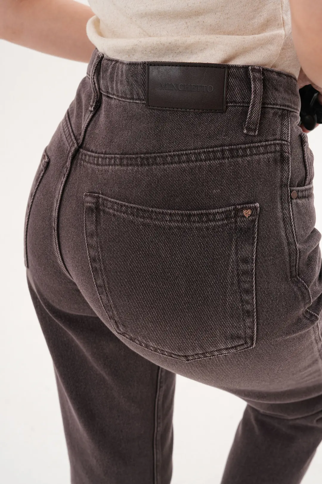 6041 - Kadın Normal Bel Mom Fit Boru Paça Jean Pantolon