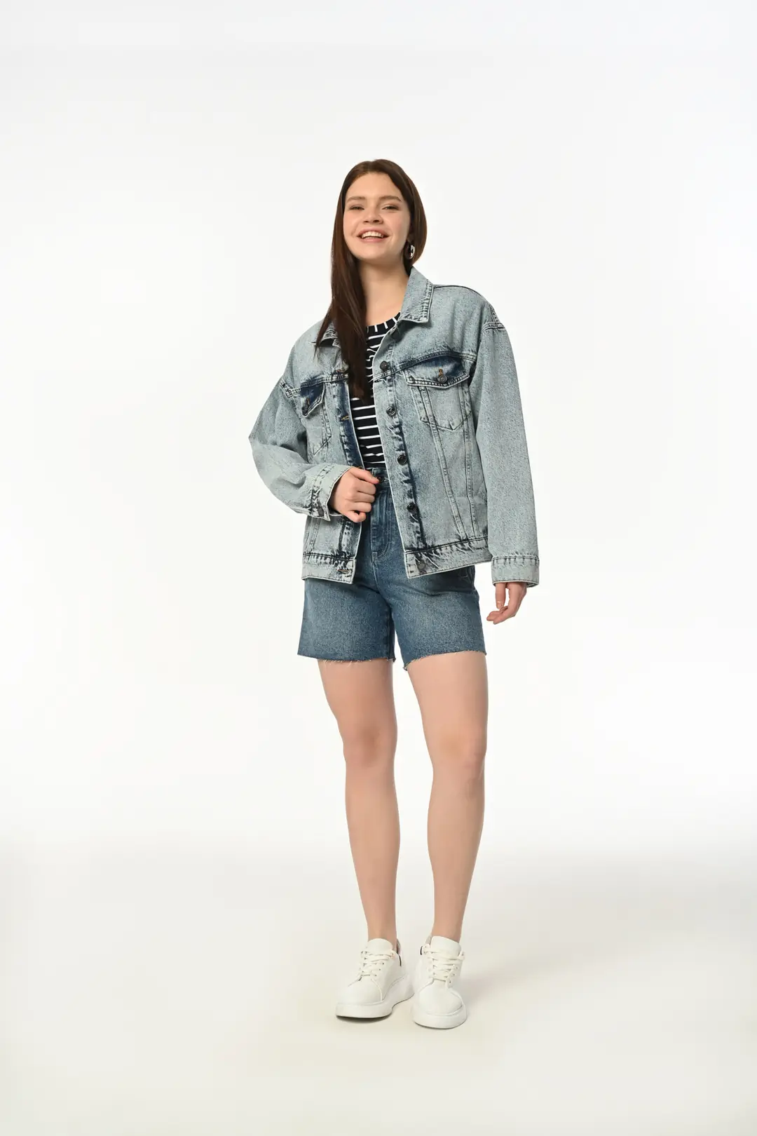 Ürün görseli: Klasik D266 Günlük Kadın Jean Rigit Young Önden Cep Denim Ceket